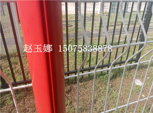 桃型柱護欄網(wǎng)，熔堅固美觀于一身的護欄網(wǎng)產(chǎn)品
