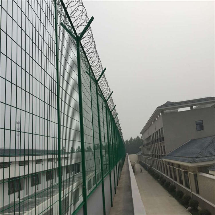 監獄護欄網需要有防攀爬的作用